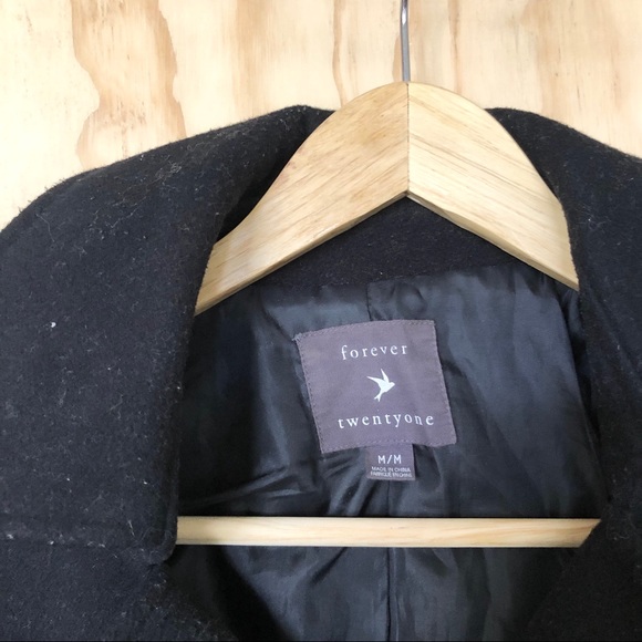 F21 • Black Coat - Picture 3 of 3